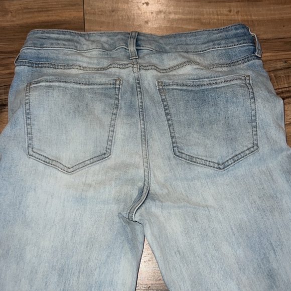 Wonderly Mid-rise Skinny Jeans - Picture 3 of 9